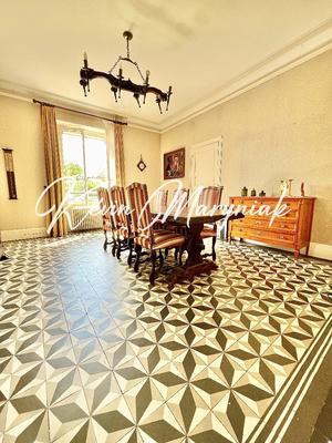 Maison - 296 m² - 6 pièces