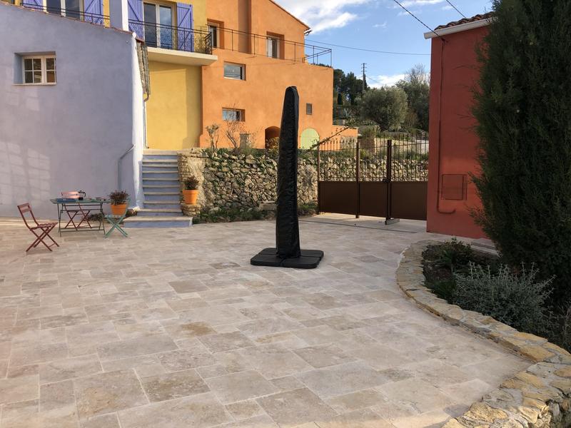 Maison - 400 m² - 12 pièces