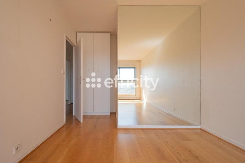Appartement - 98 m² - 4 pièces