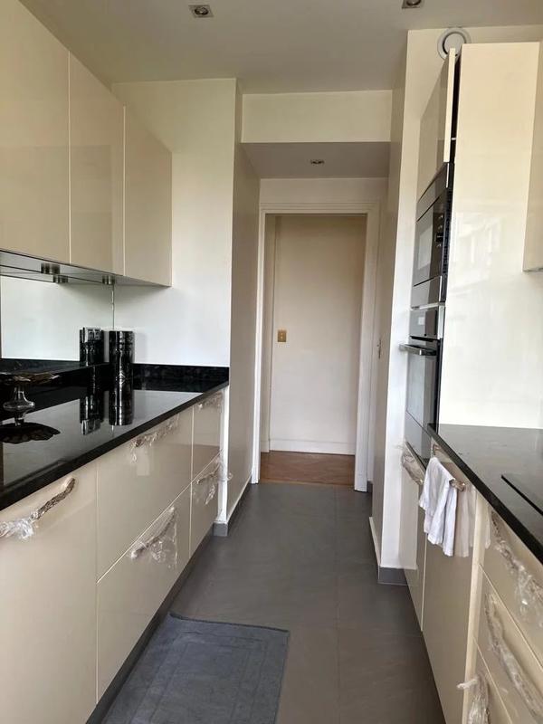 Appartement - 130 m² - 3 pièces