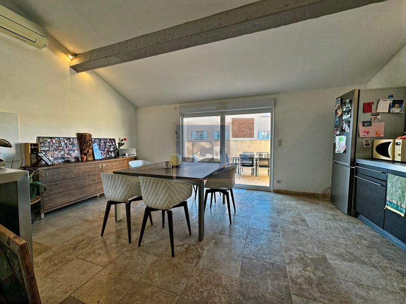 Duplex - 121 m² - 6 pièces