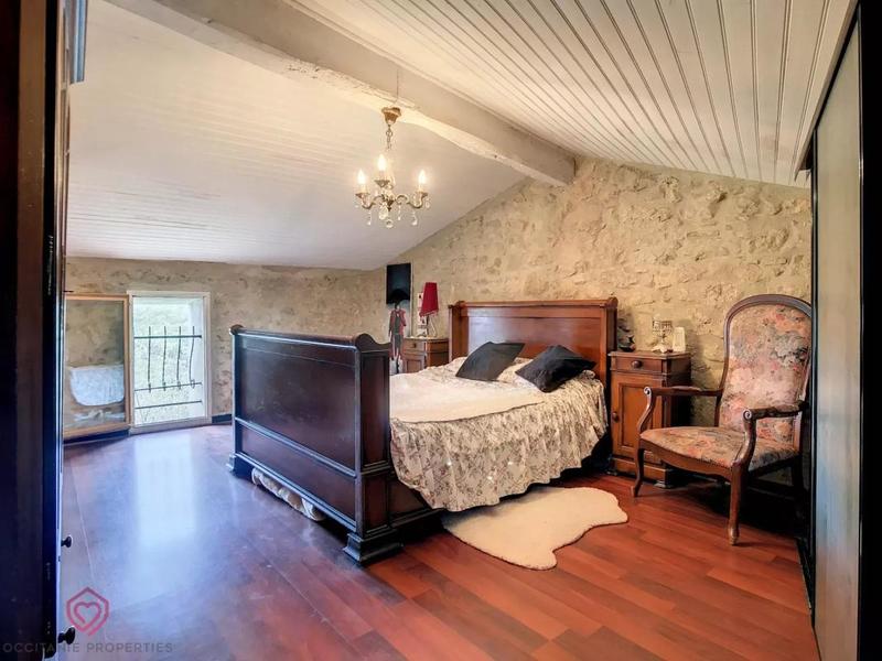 Maison en pierre - 170 m² - 5 pièces