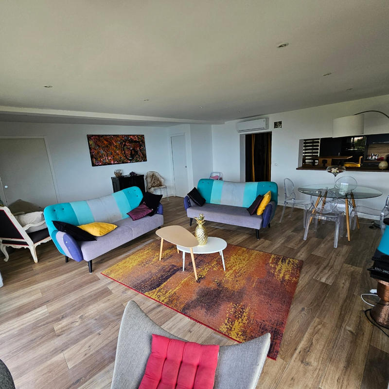 Maison - 210 m² - 7 pièces