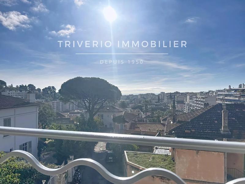 Appartement - 100 m² - 4 pièces