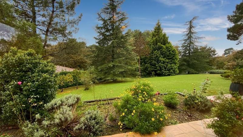 Maison - 210 m² - 10 pièces