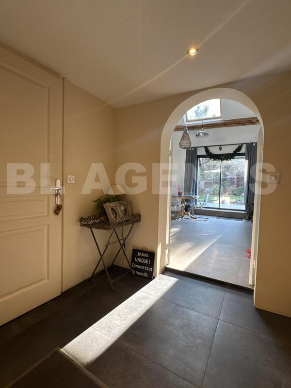 Maison - 225 m² - 7 pièces