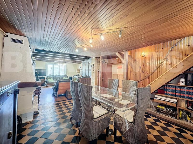 Maison de village - 284 m² - 13 pièces