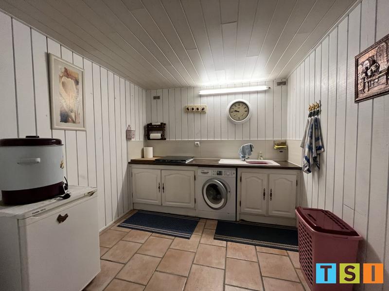 Maison - 215 m² - 7 pièces