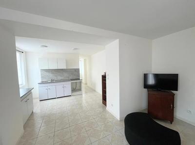 Appartement - 75 m² - 4 pièces