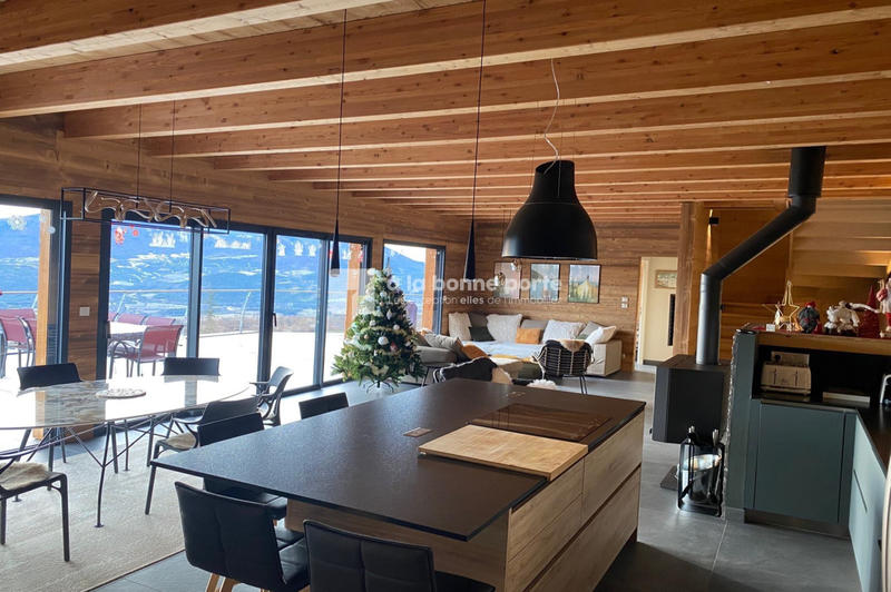 Châlet - 161 m² - 6 pièces