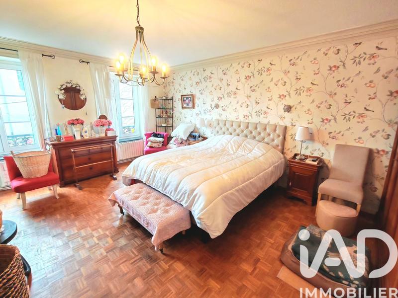 Maison - 252 m² - 8 pièces