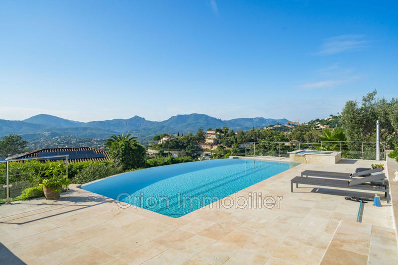 Maison - 201 m² - 9 pièces