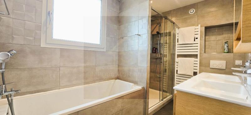 Maison de ville - 160 m² - 8 pièces