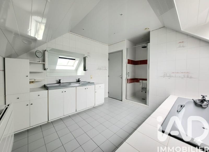 Maison - 192 m² - 8 pièces