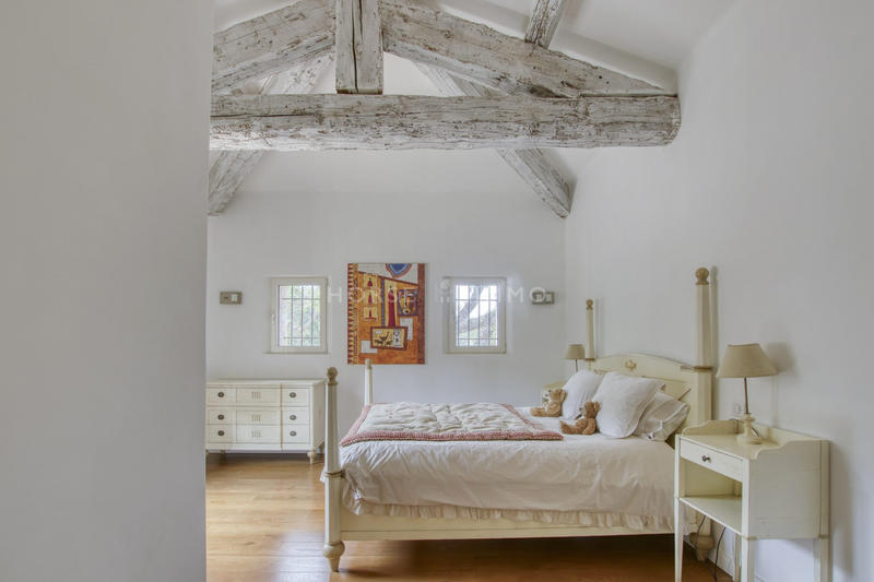 Maison - 600 m² - 20 pièces