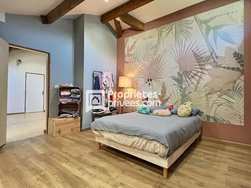 Maison - 308 m² - 9 pièces