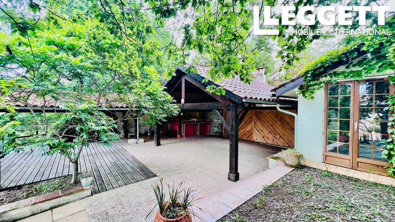 Propriété - 400 m² - 12 pièces