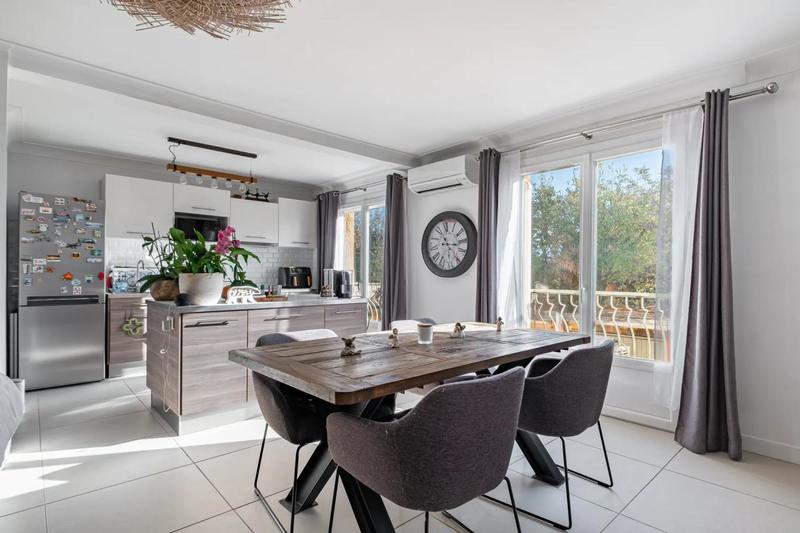 Appartement - 84 m² - 4 pièces