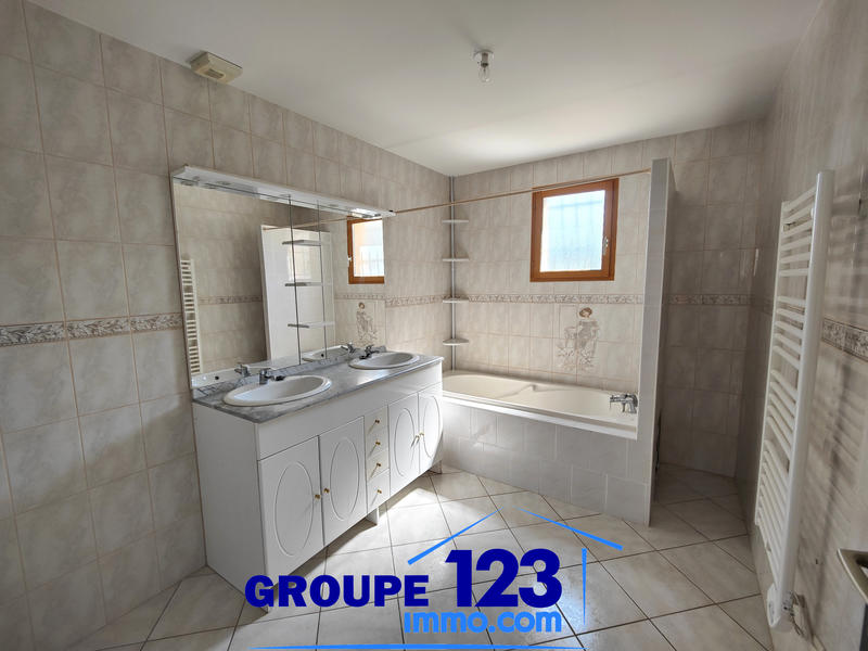Maison - 96 m² - 5 pièces