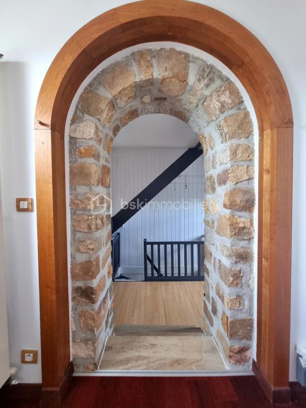 Maison en pierre - 245 m² - 8 pièces