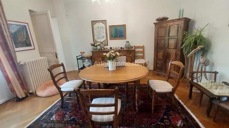 Maison - 202 m² - 7 pièces