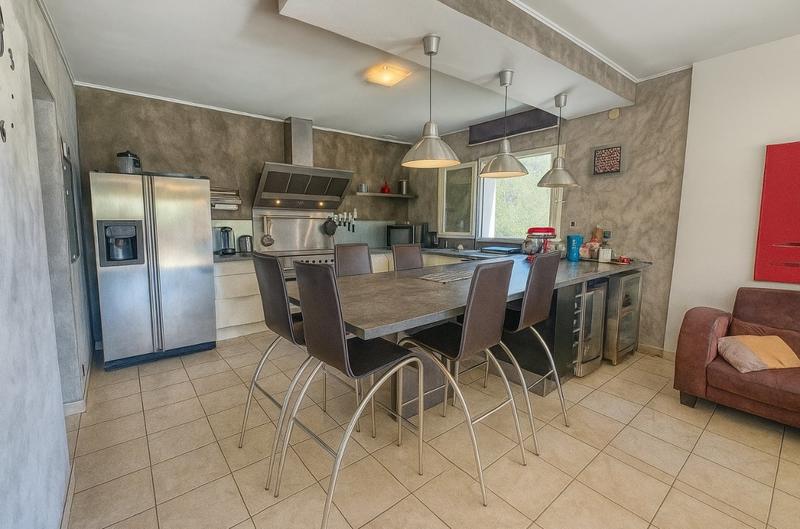 Maison - 205 m² - 6 pièces