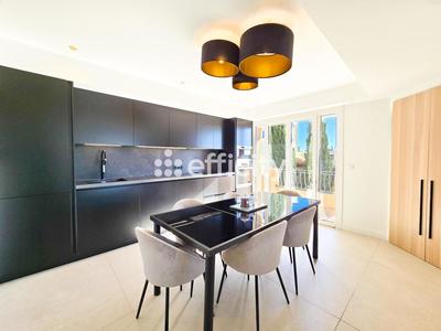 Appartement - 80 m² - 3 pièces