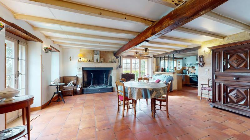 Maison - 201 m² - 6 pièces