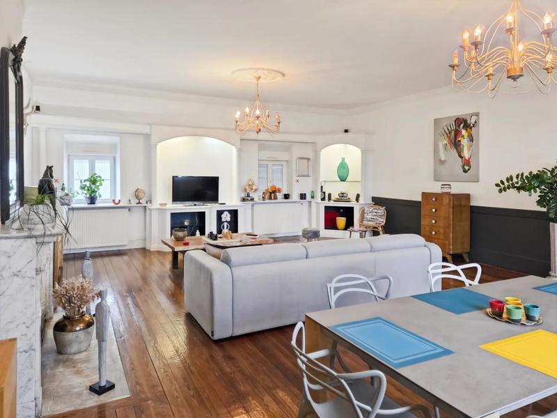 Appartement - 197 m² - 5 pièces