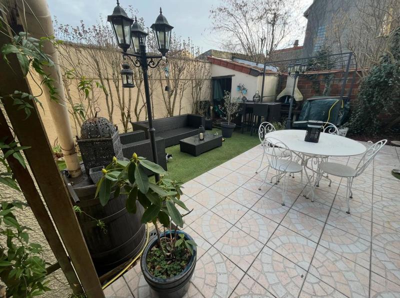 Maison - 96 m² - 5 pièces