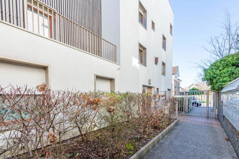 Studio - 30 m² - 1 pièce