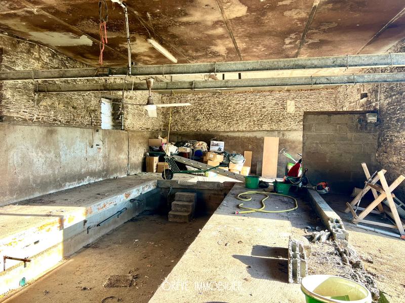 Maison - 200 m² - 2 pièces