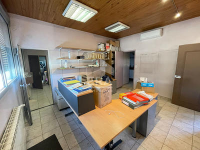 Local commercial - 845 m² - 17 pièces