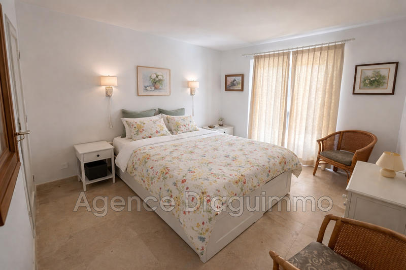 Maison - 218 m² - 6 pièces