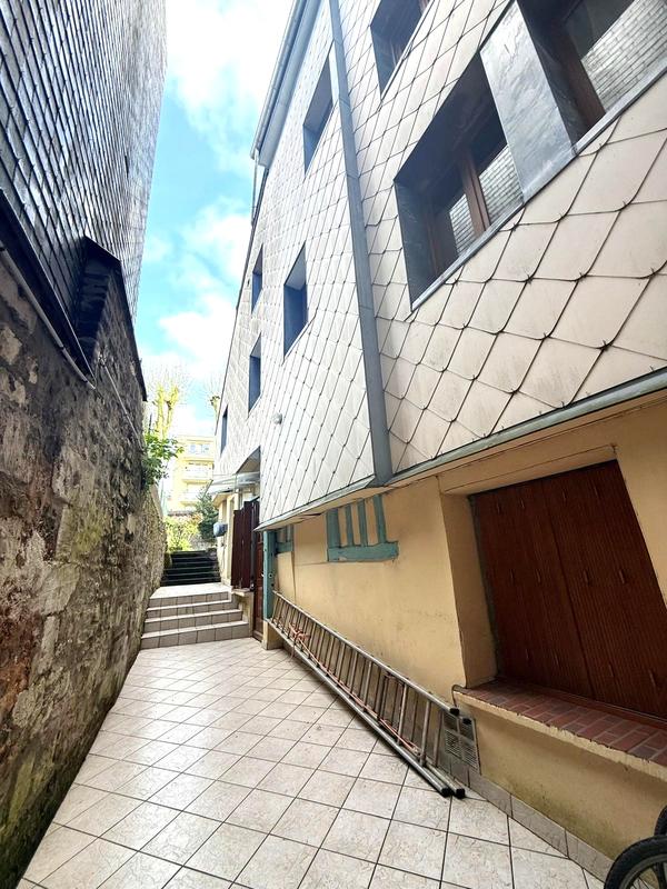 Appartement - 60 m² - 2 pièces