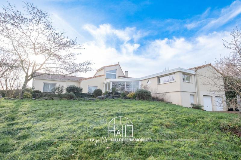 Villa - 250 m² - 13 pièces