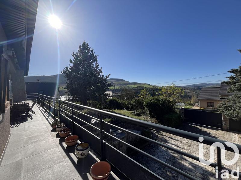 Maison - 180 m² - 7 pièces