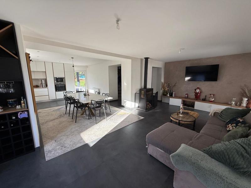 Maison - 180 m² - 5 pièces