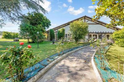 Maison - 220 m² - 4 pièces