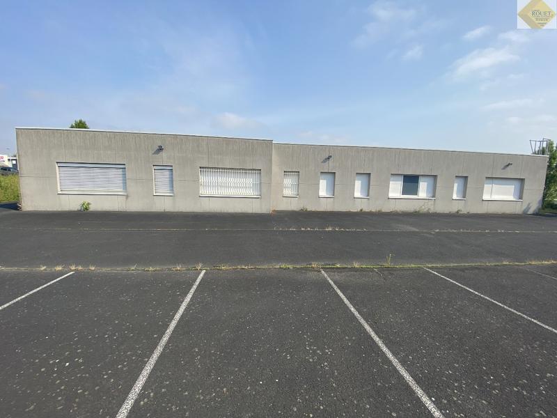 Local d'activités - 1 623 m² - 23 pièces