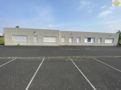 Local d'activités - 1 623 m² - 23 pièces