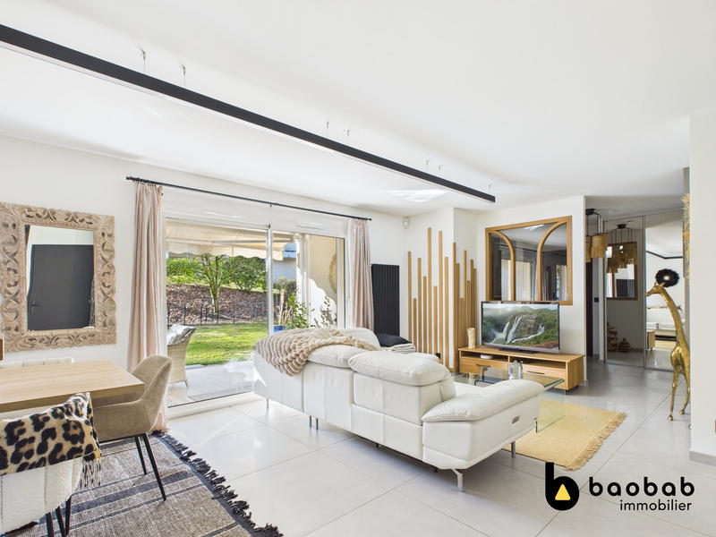 Appartement - 100 m² - 4 pièces