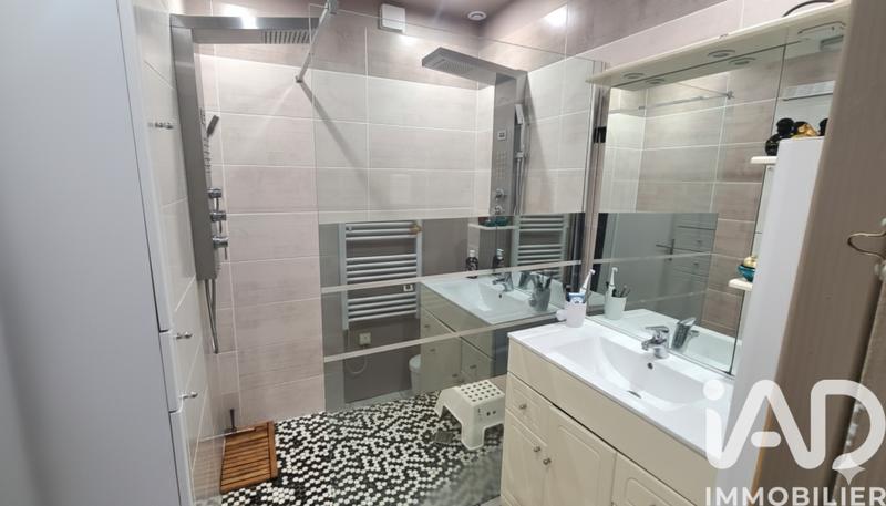 Maison - 143 m² - 8 pièces