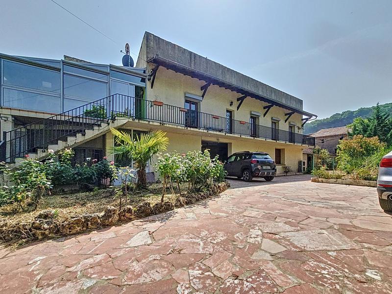 Maison - 143 m² - 5 pièces