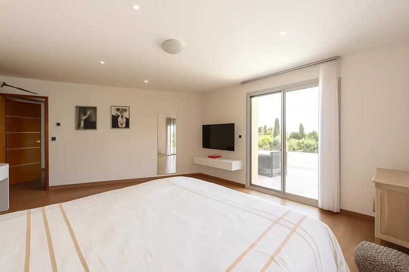 Maison - 202 m² - 5 pièces