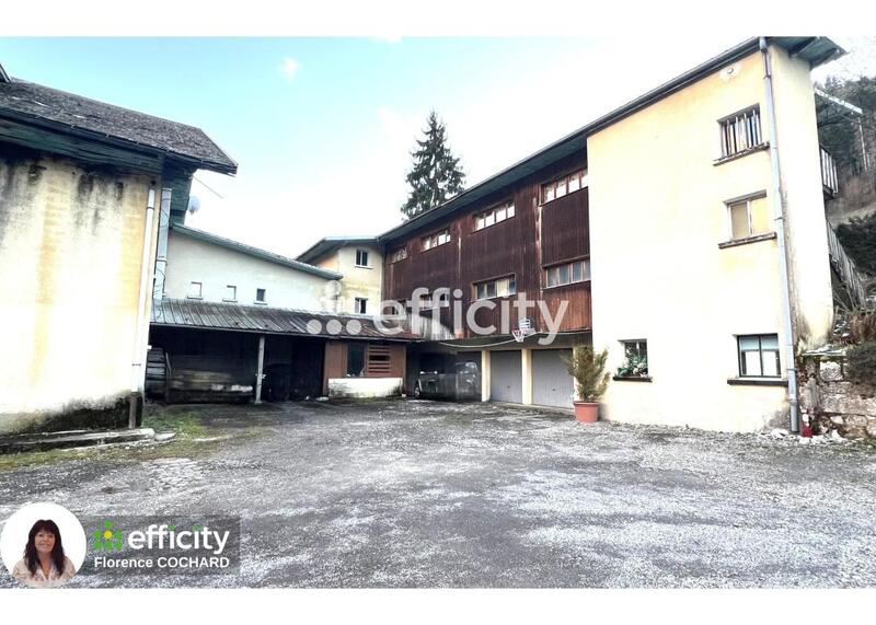 Immeuble - 1 700 m² - 25 pièces