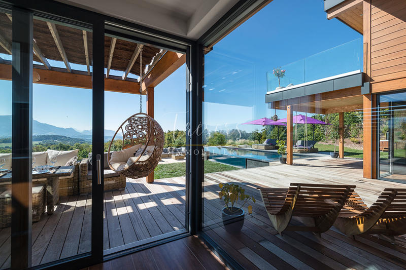 Villa - 300 m² - 7 pièces