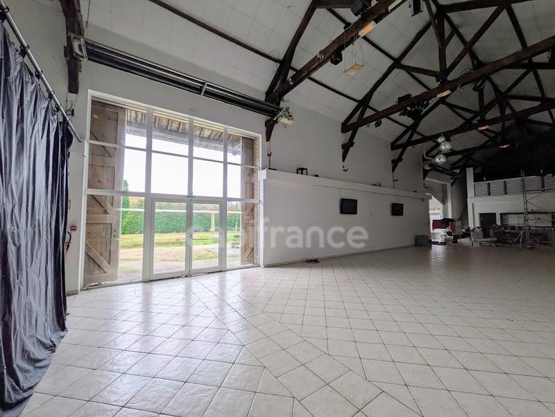 Maison - 550 m² - 5 pièces