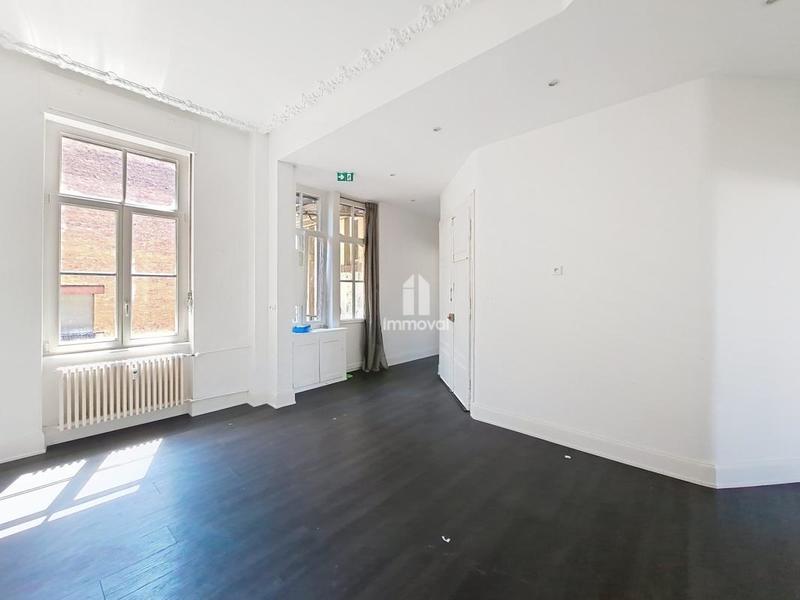 Appartement - 176 m² - 6 pièces