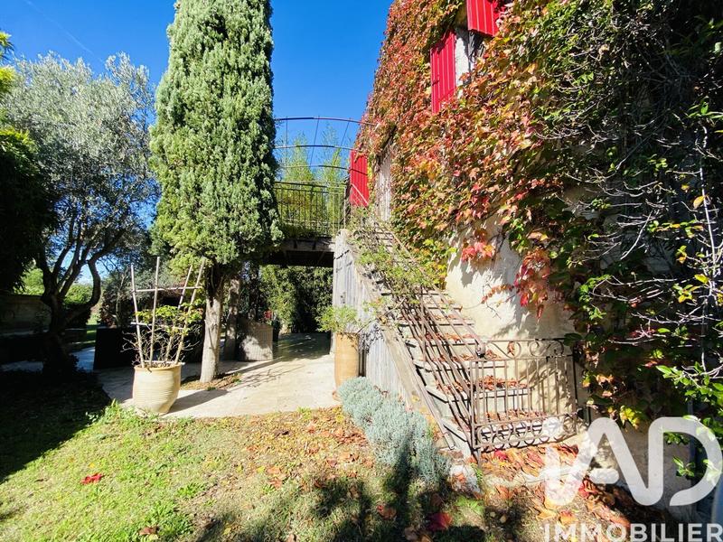 Maison - 250 m² - 9 pièces